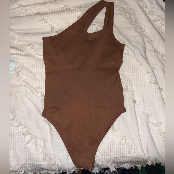 Tops - Elegant Brown Asymmetrical Bodysuit